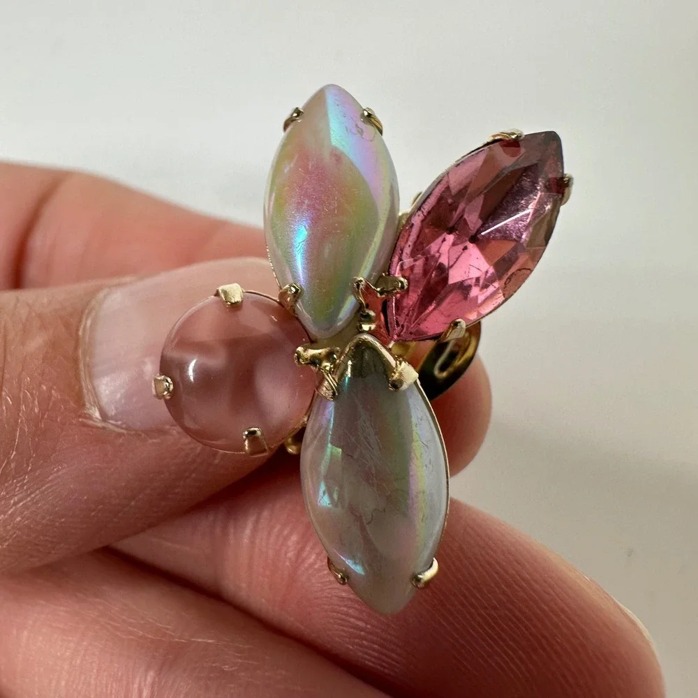 Vintage Pink‎ Iridescent Rhinestone Cluster Gold Tone Clip On Earrings Marquise